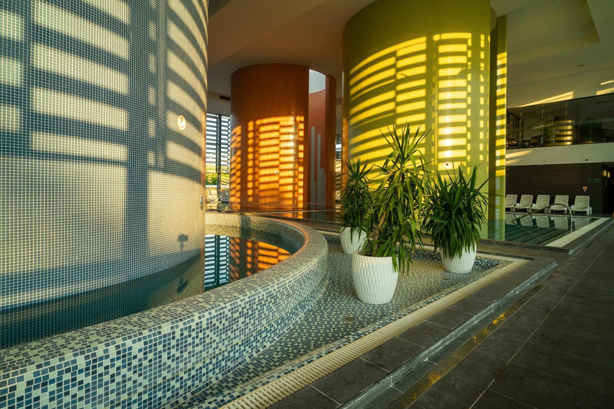 Hotel Castello & Thermal Spa Siklos Exterior photo