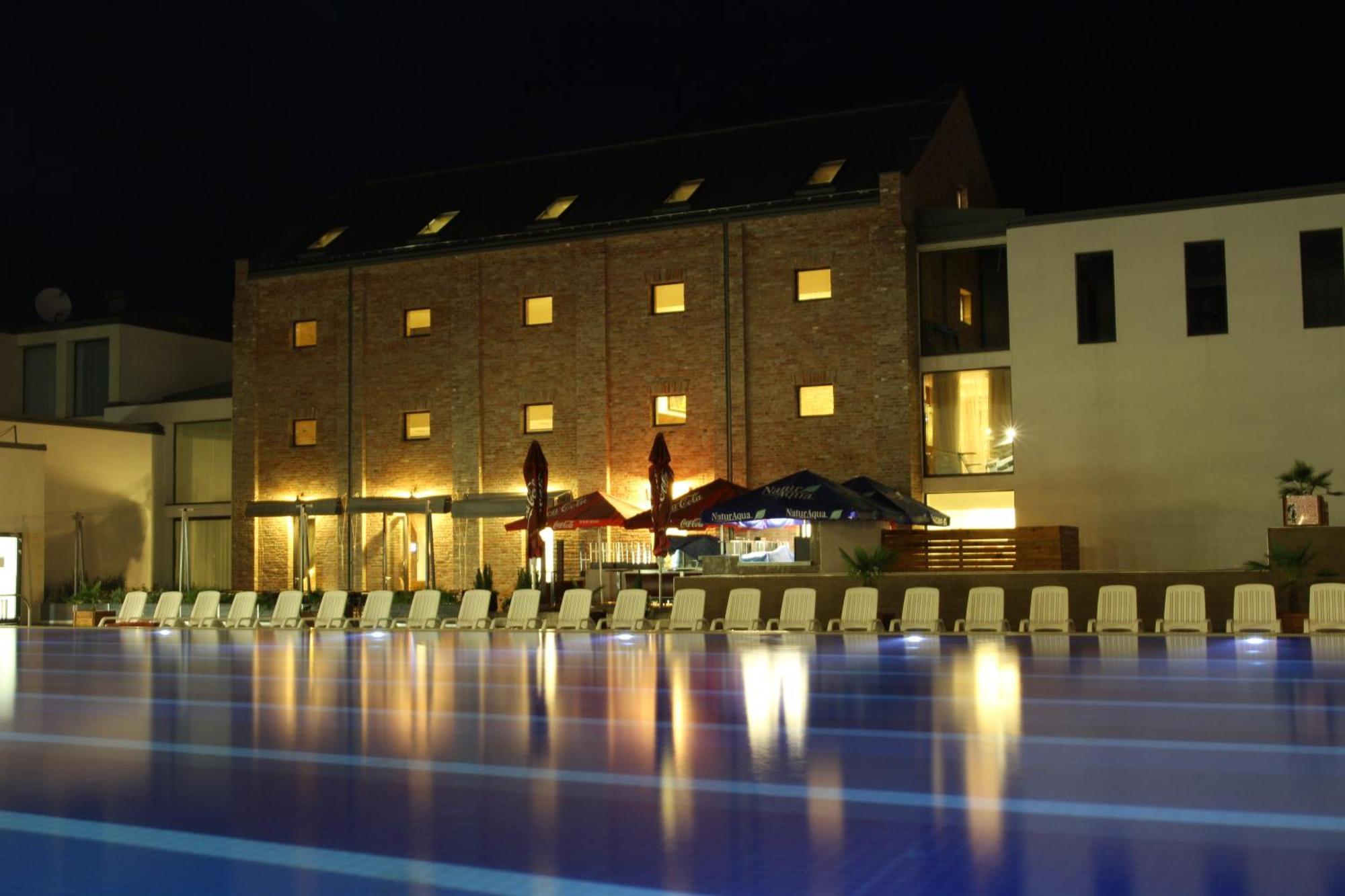 Hotel Castello & Thermal Spa Siklos Exterior photo